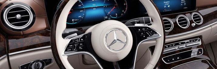 Оформіть свій особистий Mercedes-Benz седан E-Класу.